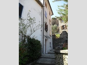 Casa Semi Indipendente in Vendita a Stazzema, 110'000€, 110 m²