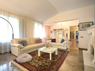 Villa in Vendita a Santa Croce sull'Arno, 400'000€, 350 m², arredato