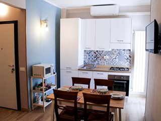 Quadrilocale in Affitto a Carrara, zona Marina di Carrara, 1'300€, 80 m², arredato