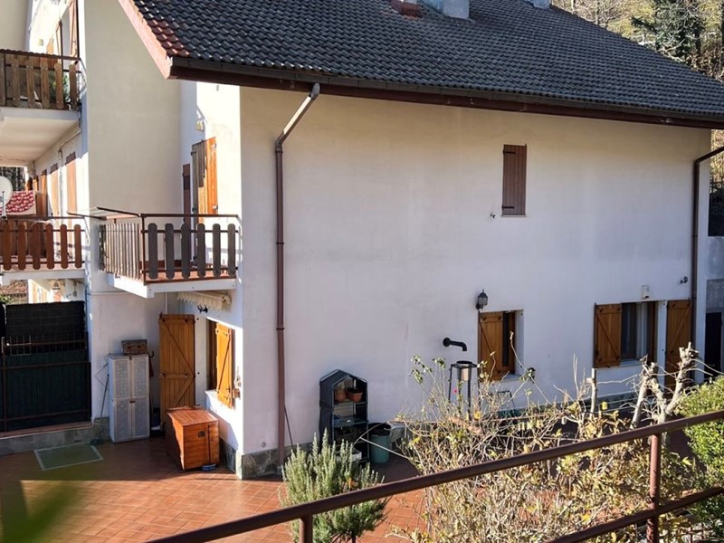 Appartamento in Vendita a Urbe, 105'000€, 98 m², con Box