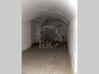 Capannone in Vendita a Bologna, zona Centro Storico, 25'000€, 47 m²