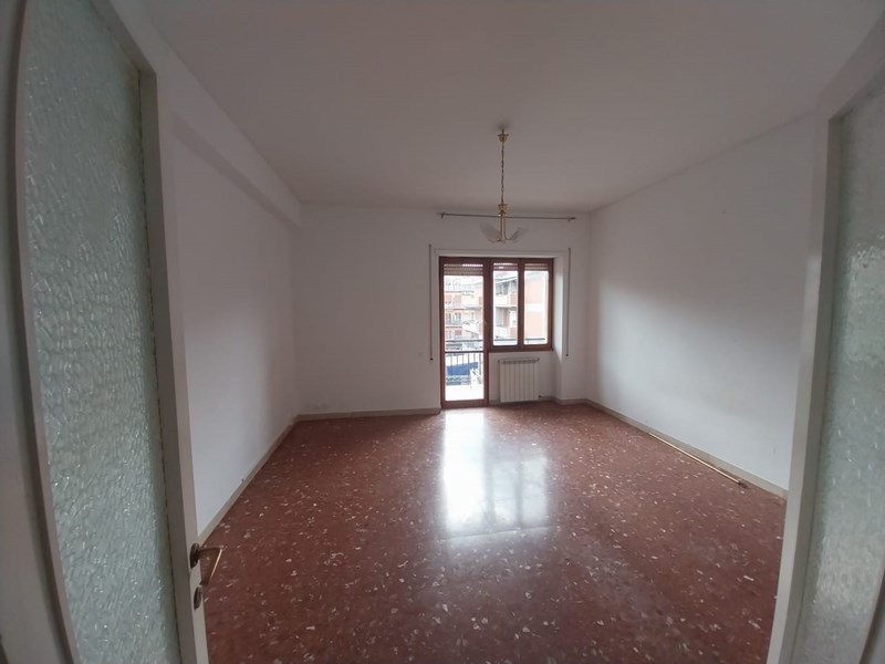 Bilocale in Affitto a Pomezia, zona Torvaianica Centro, 750€, 90 m²