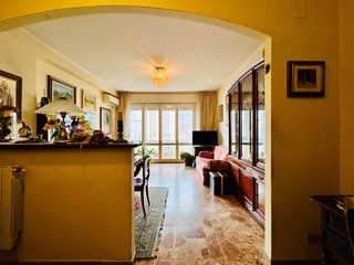 Quadrilocale in Vendita a Camaiore, zona Lido di Camaiore, 385'000&euro;, 96 m²