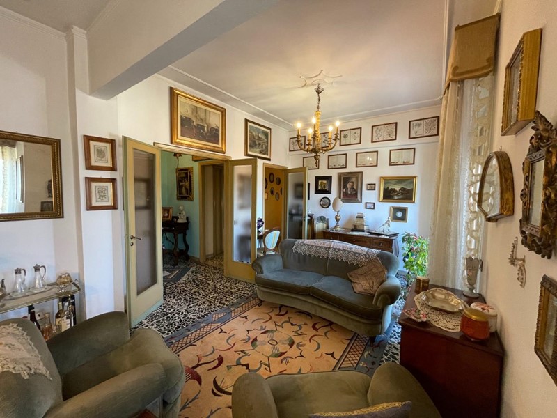 Quadrilocale in Vendita a Lucca, zona Sant'Anna, 155'000&euro;, 110 m², con Box