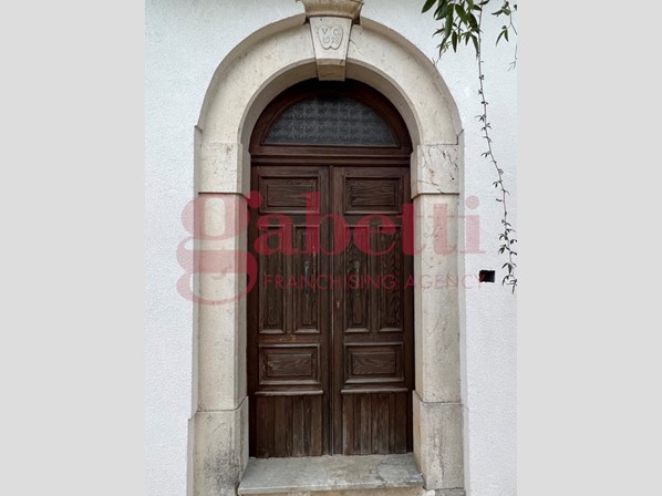 Casa Indipendente in Vendita a Pozzilli, 80'000€, 159 m²