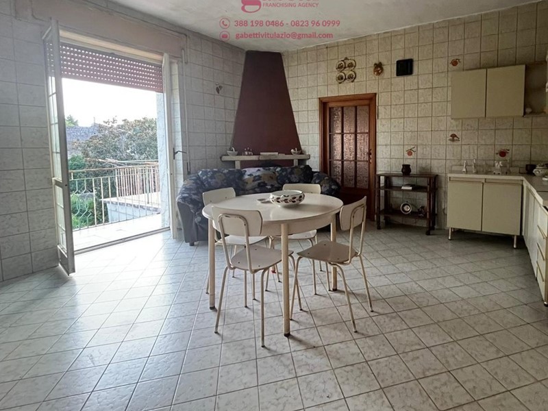 Appartamento in Vendita a Calvi Risorta, 60'000€, 100 m²