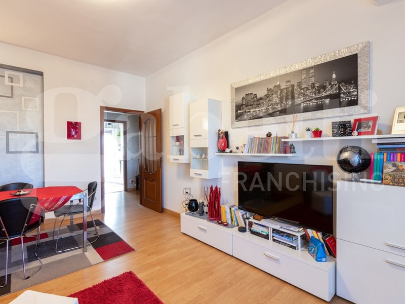 Bilocale in Vendita a Milano, 310'000€, 70 m²