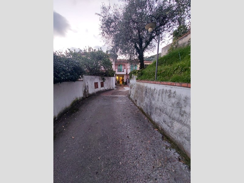 Casa Semi Indipendente in Vendita a Carrara, 345'000€, 130 m², con Box