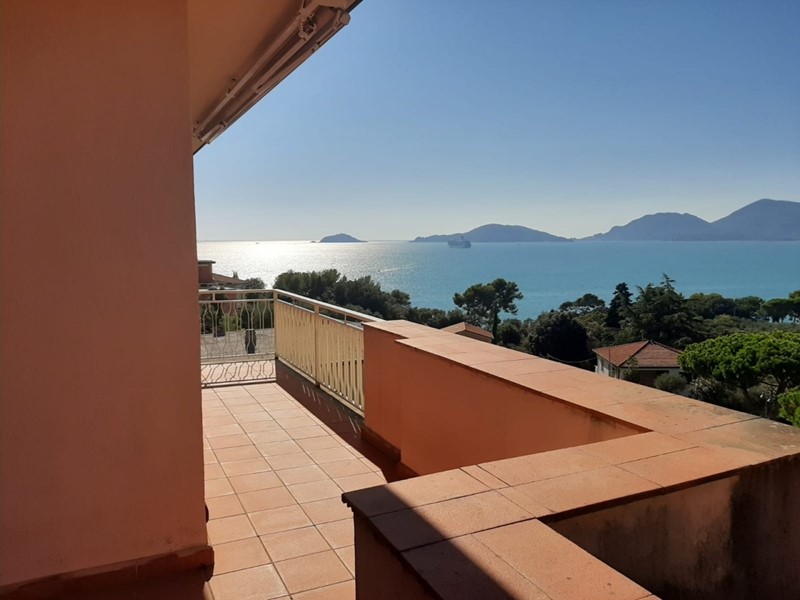 Quadrilocale in Affitto a Lerici, zona TELLARO, 2'500€, 85 m²