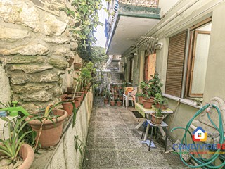 Quadrilocale in Vendita a Genova, zona Quinto, 160'000€, 70 m²