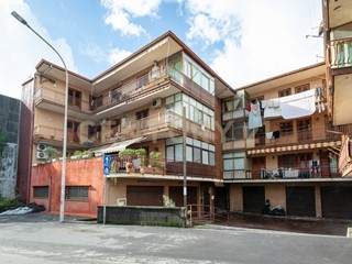 Quadrilocale in Vendita a Santa Venerina, 67'000€, 107 m²