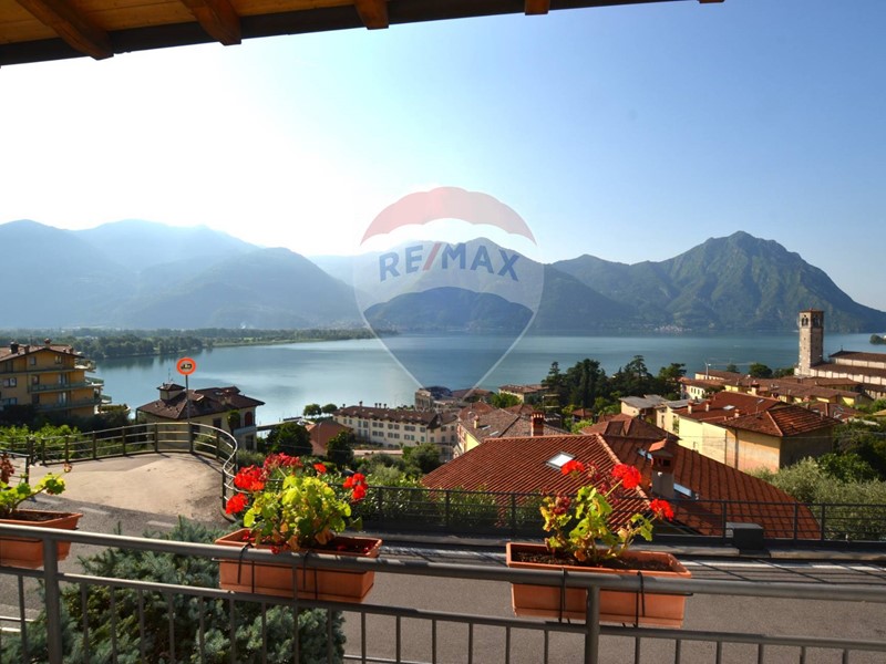 Villa in Vendita a Lovere, 325'000€, 230 m²