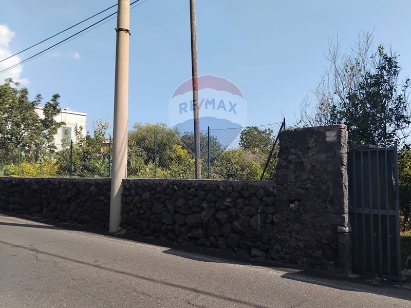 Terreno edificabile in Vendita a Acireale, zona Stazzo, 200'000€, 1152 m²