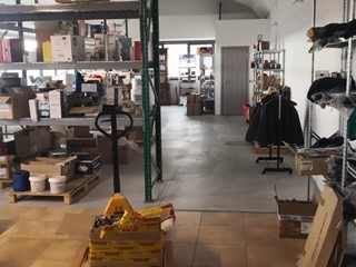 Capannone in Vendita a Vecchiano, zona Migliarino, 95'000€, 140 m²