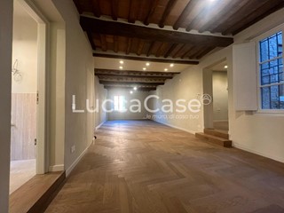 Appartamento in Vendita a Lucca, 695'000€, 150 m²