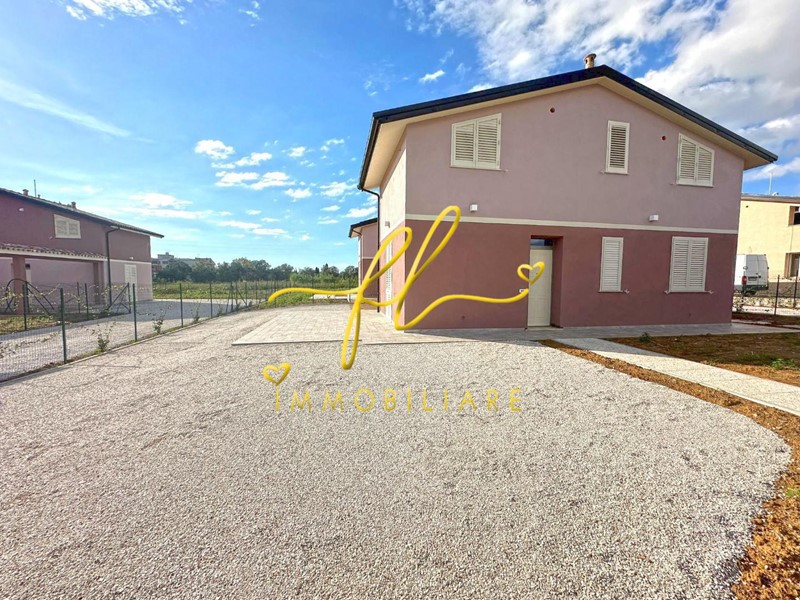 Villetta a schiera in Vendita a Cecina, 340'000€, 110 m²