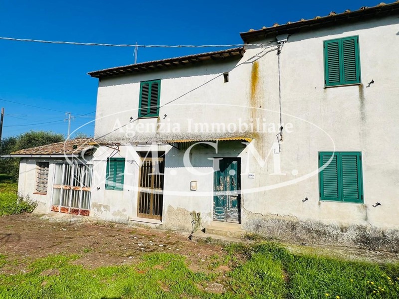 Casale in Vendita a Santa Maria a Monte, 138'000€, 185 m², con Box