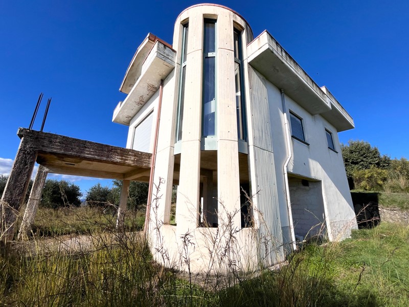 Casale in Vendita a Santa Marina, 335'000€, 280 m²