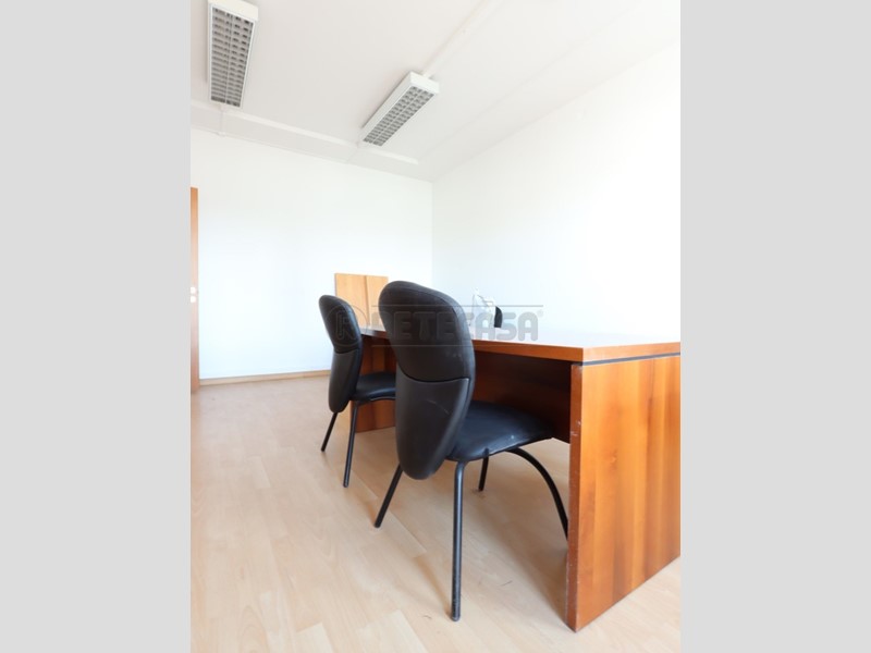 Ufficio in Affitto a Vicenza, 1'000€, 200 m²