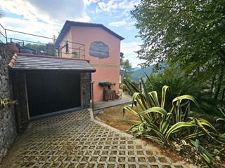 Casa Indipendente in Vendita a Bonassola, 930'000€, 407 m², arredato, con Box