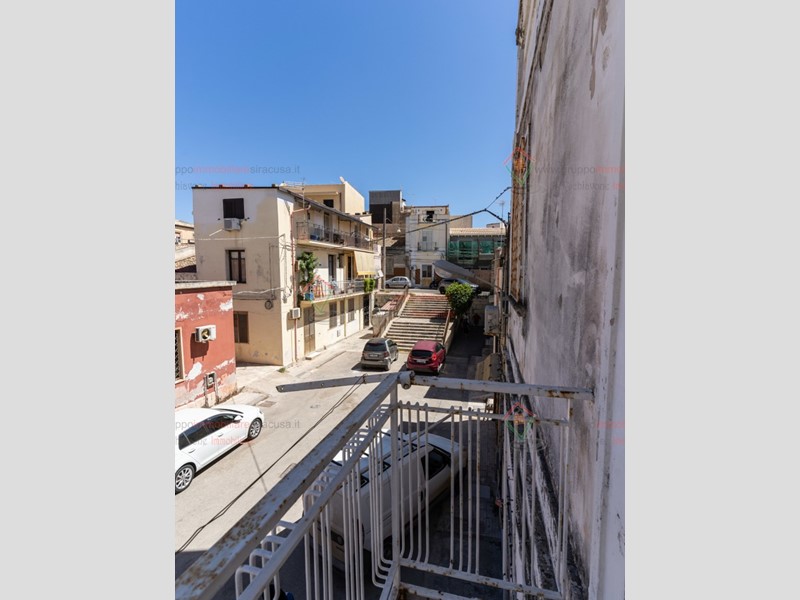 Bilocale in Vendita a Siracusa, zona Borgata Riviera Stazione, 72'000€, 72 m², arredato
