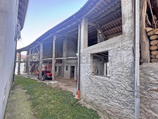 Magazzino in Vendita a Valdagno, 12'000€, 110 m²
