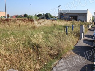 Terreno industriale in Vendita a Longiano, 105'000€, 1418 m²