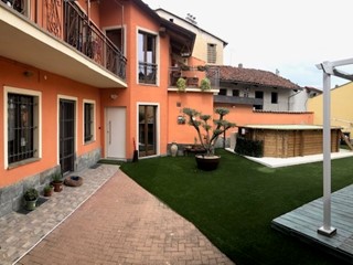 Casa Semi Indipendente in Vendita a Piossasco, 298'000€, 190 m²