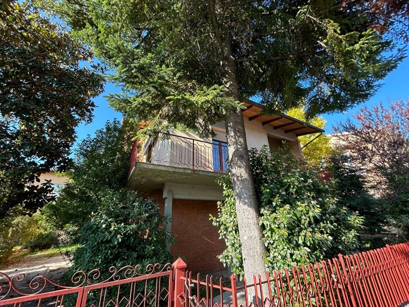 Villa bifamiliare in Vendita a Rapolano Terme, 350'000€, 280 m², arredato, con Box