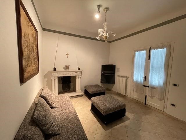 Casa Indipendente in Vendita a Vecchiano, zona Avane, 120'000€, 112 m²