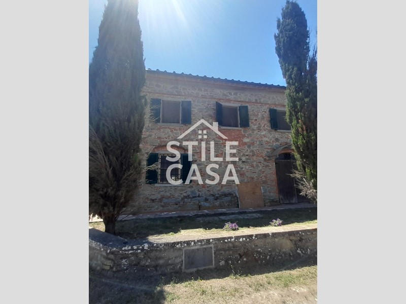 Casa di corte in Vendita a Castelfranco di Sotto, zona Villa Campanile, 311'000€, 260 m²