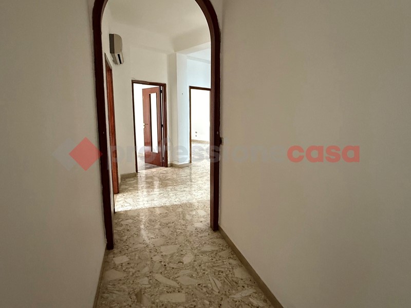 Appartamento in Vendita a Taranto, 97'000€, 145 m²