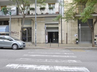 Negozio in Vendita a Bari, 160'000€, 181 m²