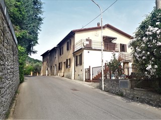 Casa Semi Indipendente in Vendita a Piegaro, 135'000€, 200 m²