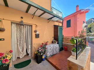 Casa Semi Indipendente in Vendita a Ventimiglia, zona Calvo, 98'000€, 73 m²