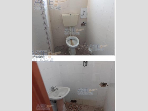 Capannone in Vendita a San Clemente, 364'500€, 36374 m²