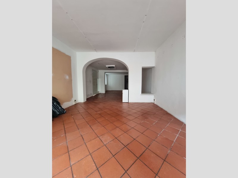 Immobile commerciale in Affitto a Viareggio, zona Centro, 1'500€, 110 m²