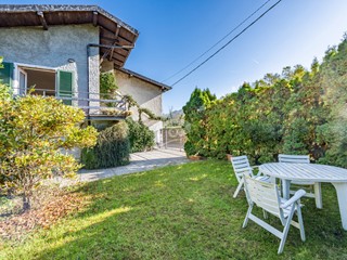 Casa Semi Indipendente in Vendita a Cittiglio, 160'000€, 148 m², con Box