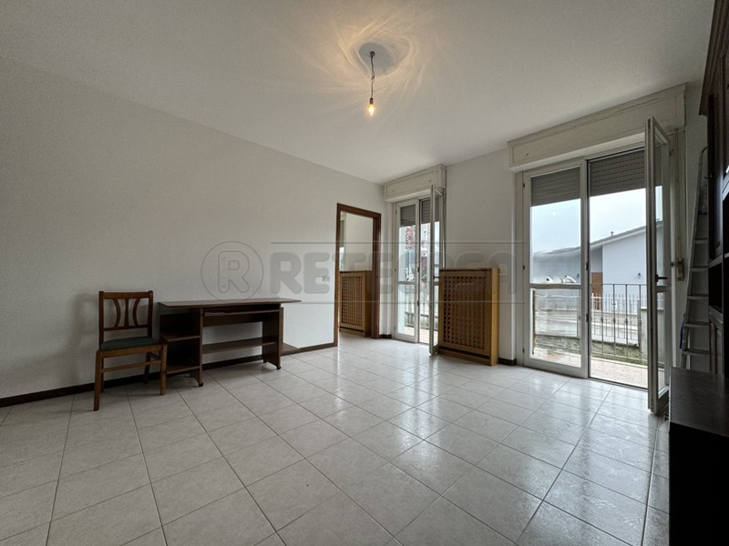 Trilocale in Vendita a Bagnolo Cremasco, 107'000€, 88 m², con Box