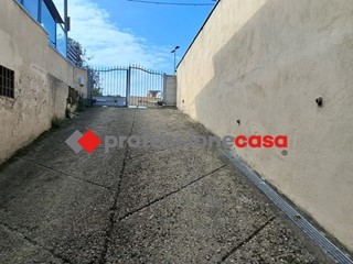 Box in Vendita a Pomezia, zona Campo Ascolano, 23'000€, 31 m²