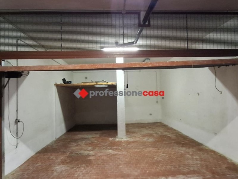 Box in Vendita a Pomezia, zona Campo Ascolano, 23'000€, 31 m²