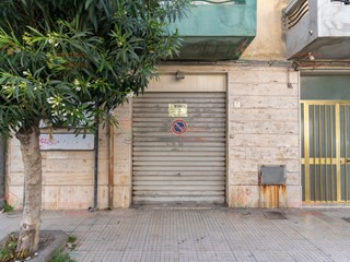 Immobile commerciale in Vendita a Siracusa, zona Adda Gelone Timoleonte, 78'000&euro;, 88 m²