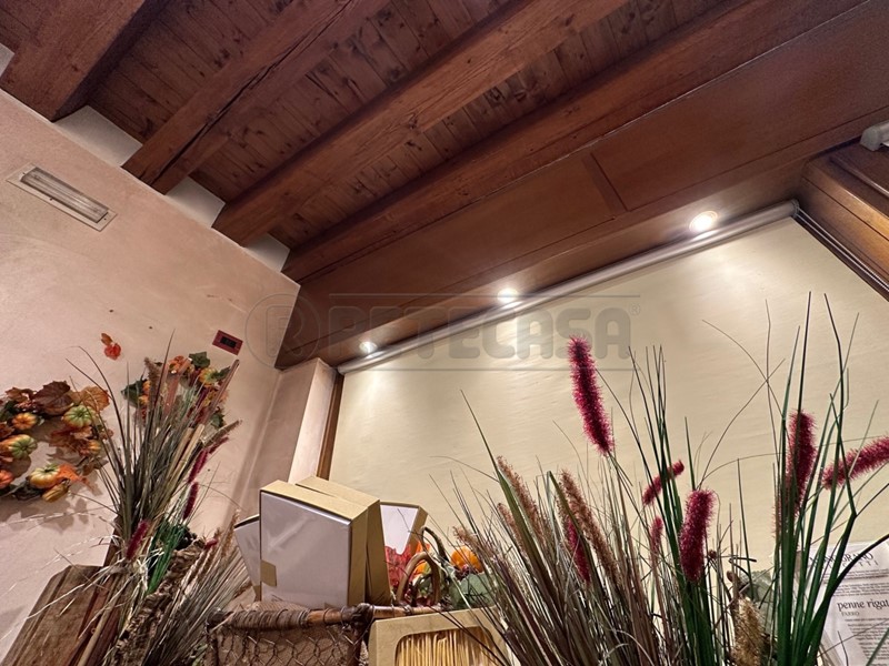 Attività commerciale in Vendita a Marostica, 58'000€, 150 m², arredato