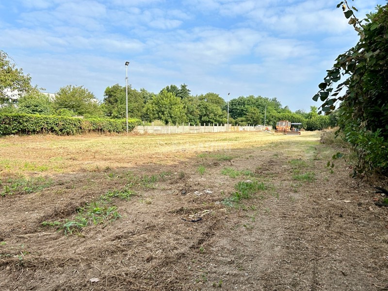 Terreno agricolo in Affitto a Desio, 800€, 2864 m²