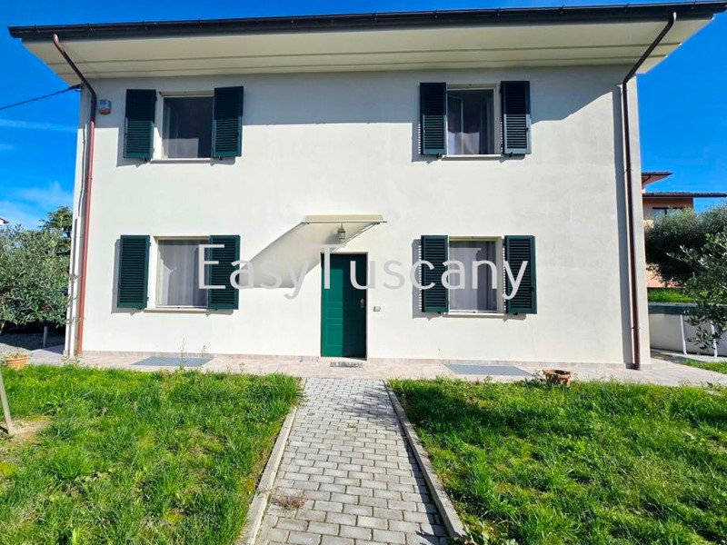 Casa Indipendente in Vendita a Montecarlo, 480'000€, 330 m²