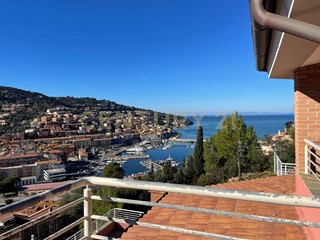 Trilocale in Vendita a Monte Argentario, zona Porto Santo Stefano, 290'000€, 45 m², arredato, con Box