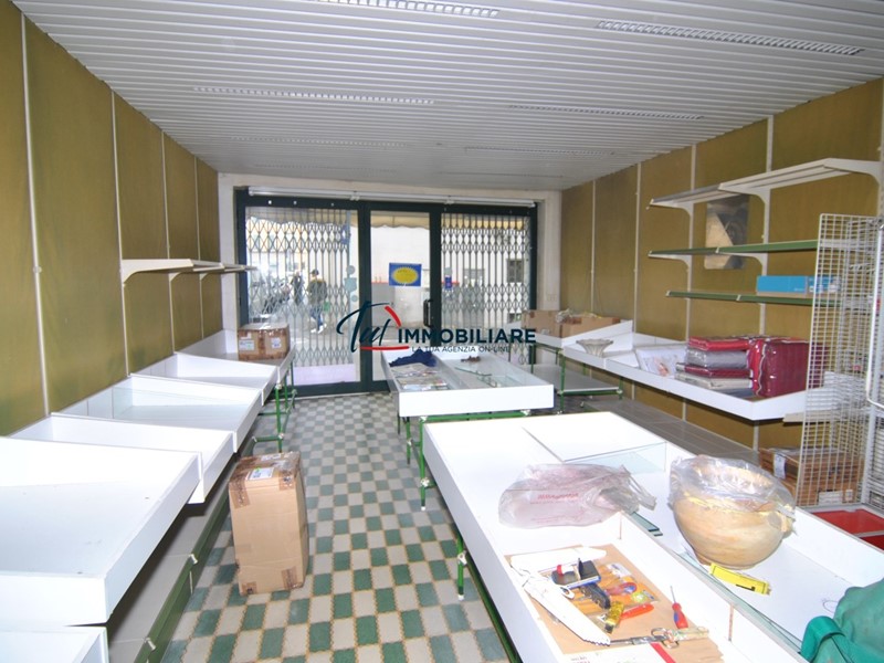 Immobile commerciale in Vendita a Livorno, zona Centro cittÃ, 100'000&euro;, 144 m²