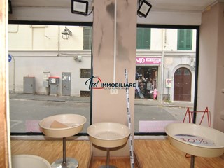 Immobile commerciale in Vendita a Livorno, zona Centro cittÃ, 100'000&euro;, 144 m²