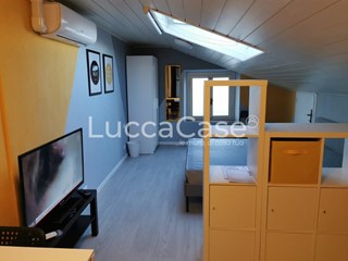 Attico in Vendita a Lucca, zona Arancio, 85'000€, 45 m², arredato