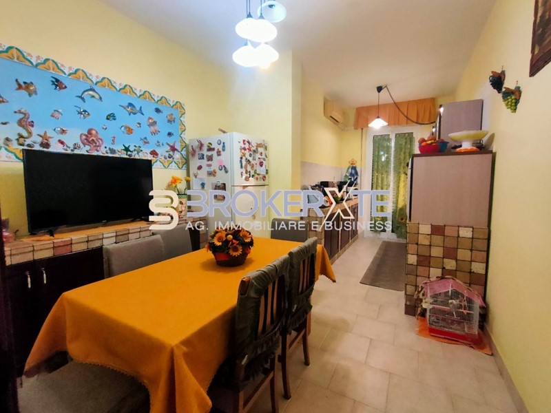 Appartamento in Vendita a Carrara, zona Marina di Carrara, 225'000&euro;, 96 m², arredato
